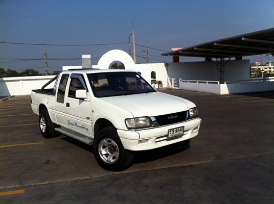 ขายISUZU RODEO 2.8 LS TURBO 4WD พร้อมใช้ไม่มีชนหนักคับ