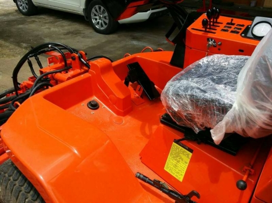 รถตัดหญ้า JACONSEN 5 แก๊ง เครื่องยนต์ดีเซล 4 สูบ 54 แรง พร้อมให้คำปรึกษาและแนะนำวิธีการใช้