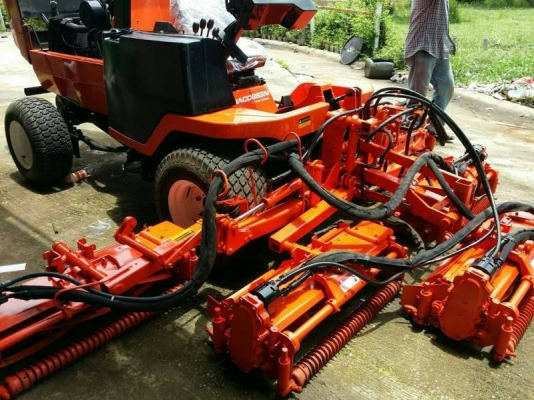 รถตัดหญ้า JACONSEN 5 แก๊ง เครื่องยนต์ดีเซล 4 สูบ 54 แรง พร้อมให้คำปรึกษาและแนะนำวิธีการใช้