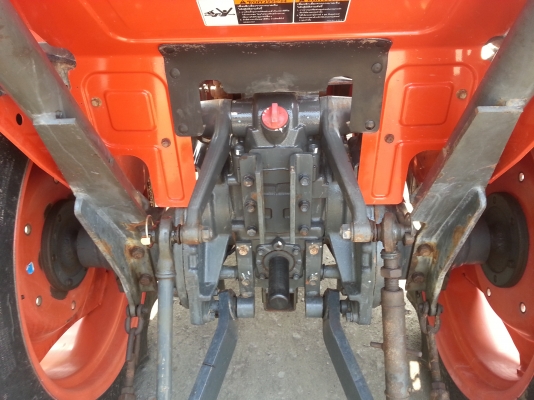 แทรกเตอร์เกรด A คูโบต้า L3008 4 WD ใบมีดตราช้าง  แน่นๆ ทำงาน 483 ชั่วโมงสีเดิมๆจากโรงงาน