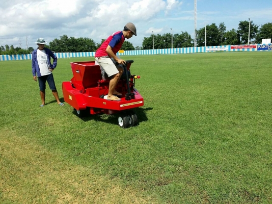 GOODY TOP DRESSER รถโรยทรายแบบนั่งขับ/แบบลาก พร้อมให้คำปรึกษาและแนะนำวิธีการใช้