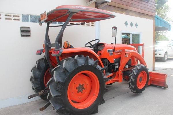 เกรด  A  คูโบต้า L4708 4 WD พร้อมใบมีดตราช้าง