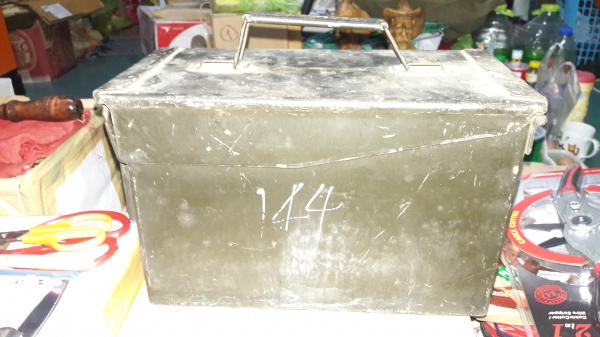 ขายลังใส่กระสุนทหารรุ่นเปิดฝาข้างเหล็กหนาหนักกว้าง6"ยาว12"ลึก7" ขายลังใส่กระสุนทหารรุ่นเปิดฝาข้างเหล็กหนาหนักกว้าง6"ยาว12"ลึก7"