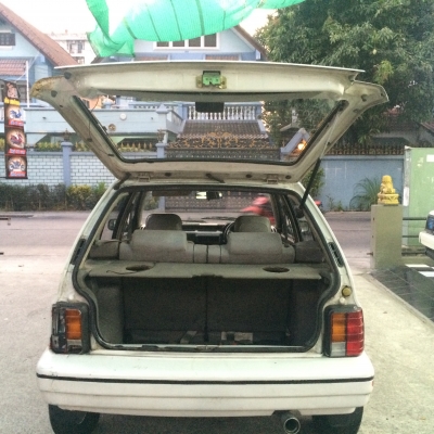 FORD FESTIVA ปี1996 สีขาว เกียร์ออร์โต้ ราคาถูกๆคะ ขับได้พร้อมใช้ FORD FESTIVA ปี1996 สีขาว เกียร์ออร์โต้ ราคาถูกๆคะ ขับได้พร้อมใช้