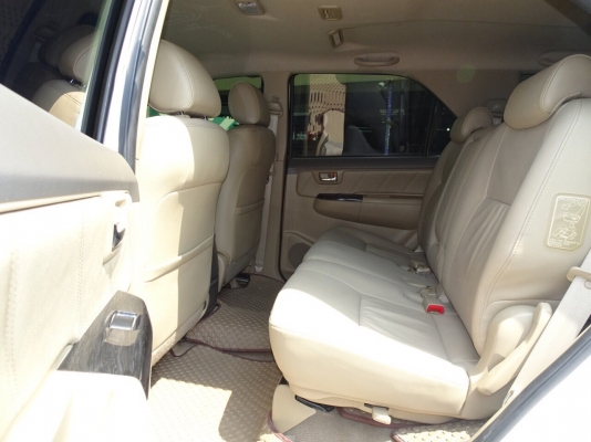 TOYOTA FORTUNER 2.7 V AT ปี 2014 โทร 0989190195 ดาวนะคะ