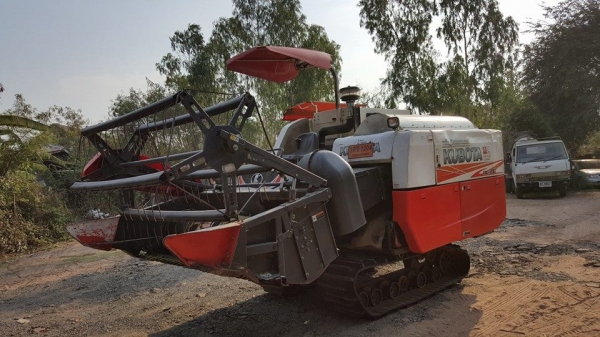 ขายรถเกี่ยวข้าวคูโบต้า DC70 ปี56 ทำงานน้อย 1,609ชม. เครื่องแน่น ทำงานน้อย ช่วงล่างดี เอกสารเล่มทะเบียนพร้อมชุดโอนครบ