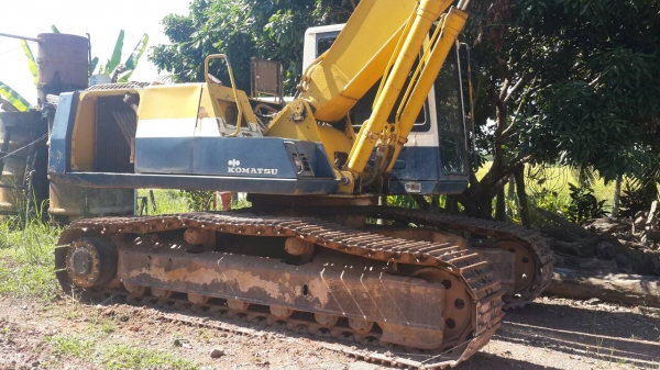 KOMATSU PC200-5 รถสวยๆเดิมๆ ไฟฟ้าครบ แอร์เย็น เอกสารอินวอยซ์ พร้อมใช้ราคาถูกๆครับท่าน