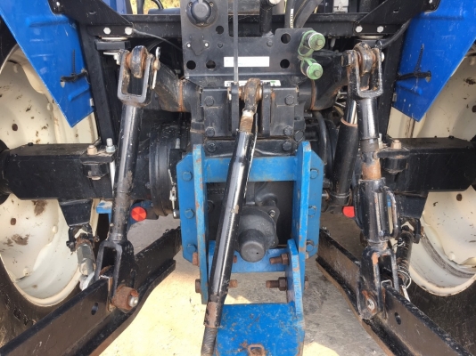 ขายรถไถ NEW HOLLAND T5060 เอกสารเล่มทะเบียน รถปี 57