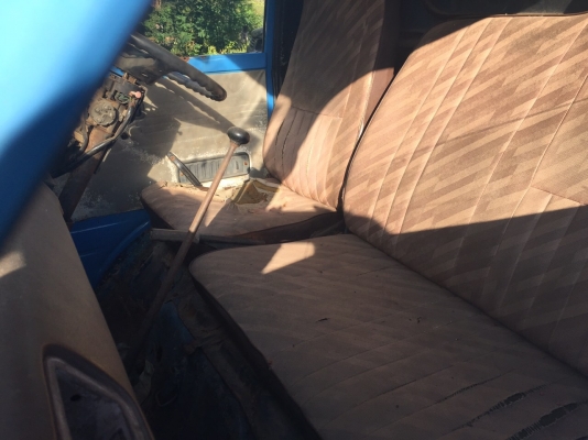 4ล้อบรรทุกดั้ม...ISUZU 85 แรง หัวเจ...เล่มทะเบียนพร้อม สภาพดีใช้ได้..