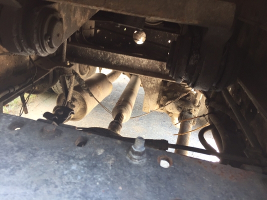 6ล้อเล็ก..หัว-คัสซีพร้อมชุดดั้ม...88แรง ISUZU ELF คัสซี 7903256 รถใช้งานอยู่ มีเล่มทะเบียน