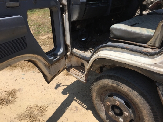 6ล้อเล็ก..หัว-คัสซีพร้อมชุดดั้ม...88แรง ISUZU ELF คัสซี 7903256 รถใช้งานอยู่ มีเล่มทะเบียน