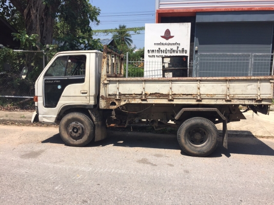 6ล้อเล็ก..หัว-คัสซีพร้อมชุดดั้ม...88แรง ISUZU ELF คัสซี 7903256 รถใช้งานอยู่ มีเล่มทะเบียน