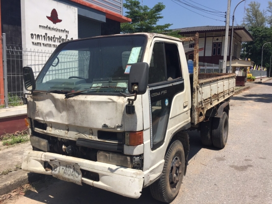 6ล้อเล็ก..หัว-คัสซีพร้อมชุดดั้ม...88แรง ISUZU ELF คัสซี 7903256 รถใช้งานอยู่ มีเล่มทะเบียน