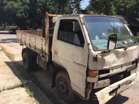 6ล้อเล็ก..หัว-คัสซีพร้อมชุดดั้ม...88แรง ISUZU ELF คัสซี 7903256 รถใช้งานอยู่ มีเล่มทะเบียน