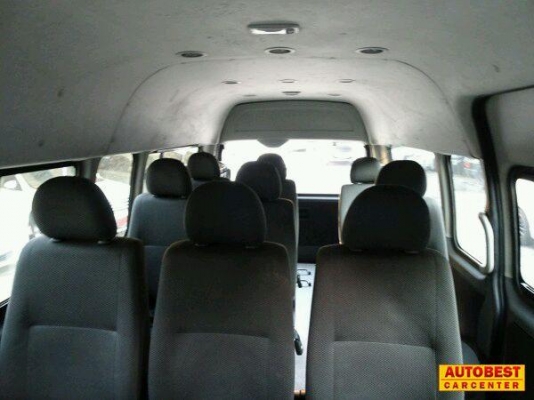 TOYOTA HIACE COMMUTER 2.5D4D MT ปี2011 // ราคา 829,000 บาท