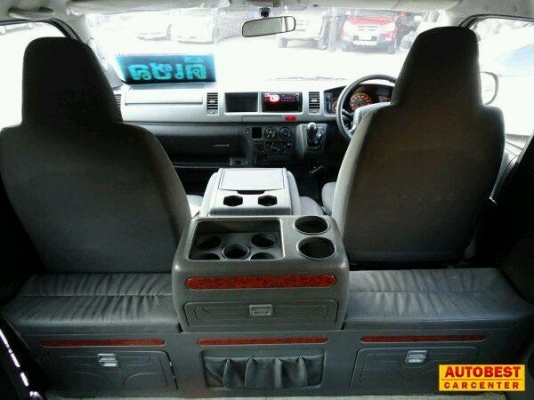 TOYOTA HIACE COMMUTER 2.5D4D MT ปี2011 // ราคา 829,000 บาท