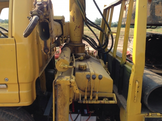 ขายรถยกชุด 3 คัน ราคา 750,000 บาท เหมาะกับผู้รับเหมา ร้านวัสดุก่อสร้าง รถสภาพพร้อมใช้งาน  1 รถหกล้อโตโยต้า BU-85 ติดเฮี๊ยบ 3 ตัน 2 รถแบคโฮ komatsu PC 60 3 รถมิตรชูบิชิL200   พร้อมโม่ปูนเครื่องคูโบต้าET110 4 แท่นผสมปูน รถทุกคันพร้อมใช้งาน ติดต่อสอบถาม ชัยย