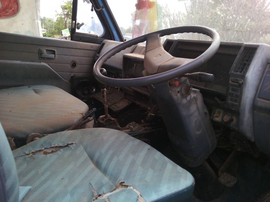 ขายหกล้อดั้ม3คิวเครื่องอีซูซุ88แรงม้าnkrแท้พวงมาลัยเพาว์เวอร์สนใจติดต่อที่เบอร์0998344996/0807346335ครับ