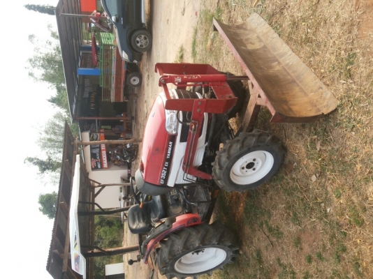 รถแทรกเตอร์ยันม่าร์