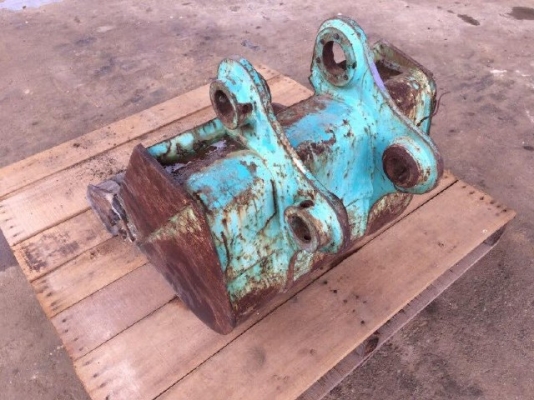 ขายบุ้งกี๋ ใช้กับ รถขุด KOMATSU PC60 นำเข้าจากญี่ปุ่น ติดต่อ 081-2990958/089-8368497 (เจ้าของขายเอง)