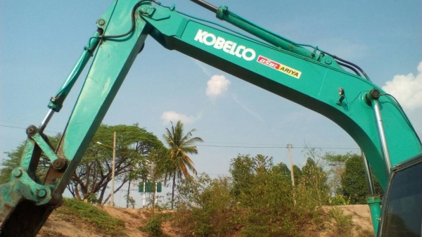 **660,000 บ.ต่อรอง/// แบคโฮ KOBELCO SK120 MARK (3) ไฟฟ้าตัดบางจุด มี อุปกรณ์ จอ+กล่อง ครบ เครื่อง/ปั้ม เดิม แรง เร็วดี บูมอาร์มสวย บุ้งกี๋+ฟันตัก พอใช้ เอวแน่น ช่วงล่าง70-75\% เก๋งไม่ผุ แอร์เย็น เอกสารอินวอย **ขาย KOBELCO MARK-3 SK120 แบคโฮยอดนิยม สภาพดี **660,000 บ.ต่อรอง/// แบคโฮ KOBELCO SK120 MARK (3) ไฟฟ้าตัดบางจุด มี อุปกรณ์ จอ+กล่อง ครบ เครื่อง/ปั้ม เดิม แรง เร็วดี บูมอาร์มสวย บุ้งกี๋+ฟันตัก พอใช้ เอวแน่น ช่วงล่าง70-75\% เก๋งไม่ผุ แอร์เย็น เอกสารอินวอย **ขาย KOBELCO MARK-3 SK120 แบคโฮยอดนิยม สภาพดี