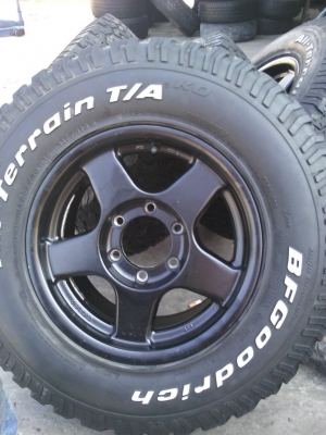 ขายแม็คพร้อมยาง 12,500 ยาง BF 265/70/16 ปี 10 สนใจ 081-143-9463 ขายแม็คพร้อมยาง 12,500 ยาง BF 265/70/16 ปี 10 สนใจ 081-143-9463