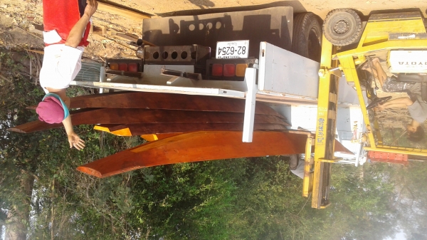 ขายเรือทำจากไม้