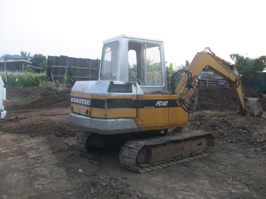 ขายแมกโฮ KOMATSU  PC 40 รุ่น 3 แอร์เย็น พร้อมใช้ พร้อมของแถม