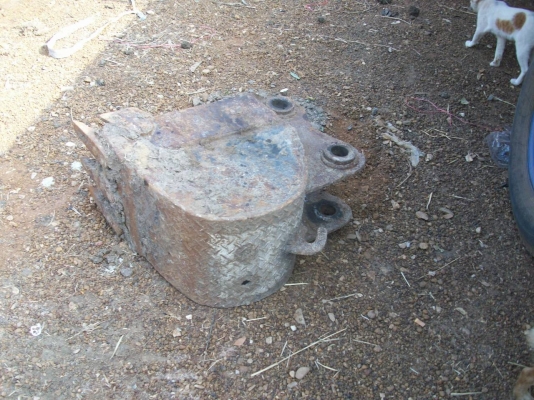 ขายแมกโฮ KOMATSU  PC 40 รุ่น 3 แอร์เย็น พร้อมใช้ พร้อมของแถม