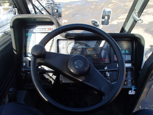 ROUGH TERRAIN CRANE KATO KR10HM