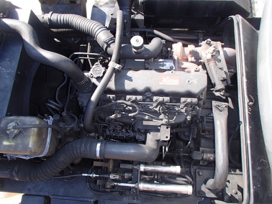 ROUGH TERRAIN CRANE KATO KR10HM