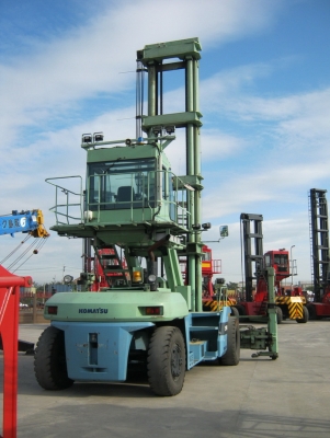 Spreader Forklift KOMATSU F6ECS-1/6 ชั้น 24 TON