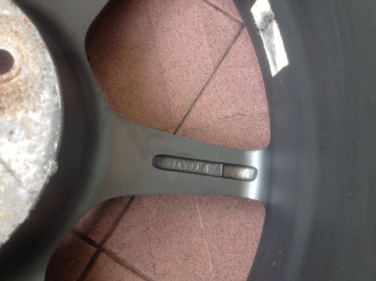 P1 เเท้17หน้า8หลัง9อ๊อฟ32กับ37สีเดิมๆญี่ปุ่นต้องเก็บร้าว1วงตามสภาพครับ P1 เเท้17หน้า8หลัง9อ๊อฟ32กับ37สีเดิมๆญี่ปุ่นต้องเก็บร้าว1วงตามสภาพครับ