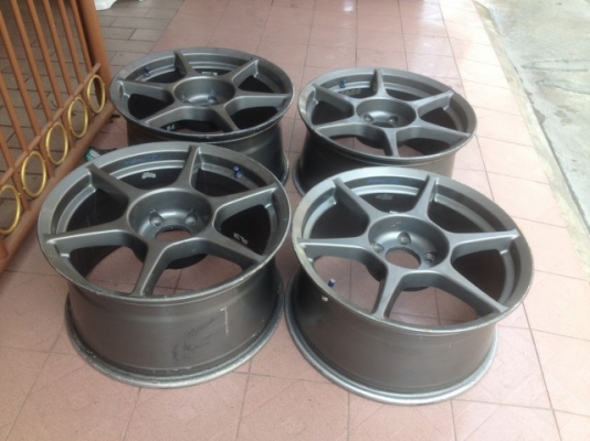 P1 เเท้17หน้า8หลัง9อ๊อฟ32กับ37สีเดิมๆญี่ปุ่นต้องเก็บร้าว1วงตามสภาพครับ P1 เเท้17หน้า8หลัง9อ๊อฟ32กับ37สีเดิมๆญี่ปุ่นต้องเก็บร้าว1วงตามสภาพครับ