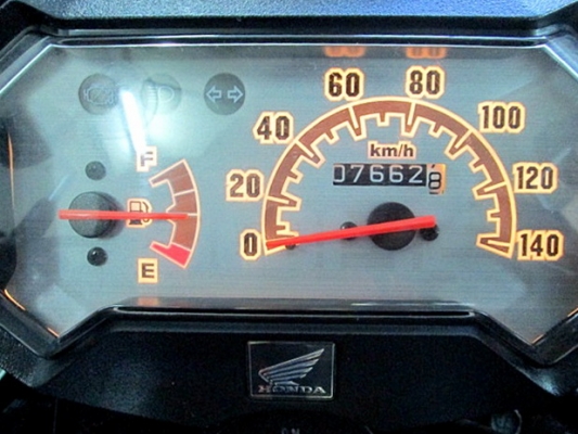 zoomer สีดำเขียว แบบทหาร ตัวท๊อป คอมบายเบลก รถเดือน ตุลาคม ปี 57 ไมล์ 7 พันโล แถม 4รายการ 36900