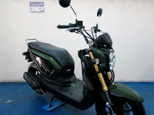 zoomer สีดำเขียว แบบทหาร ตัวท๊อป คอมบายเบลก รถเดือน ตุลาคม ปี 57 ไมล์ 7 พันโล แถม 4รายการ 36900