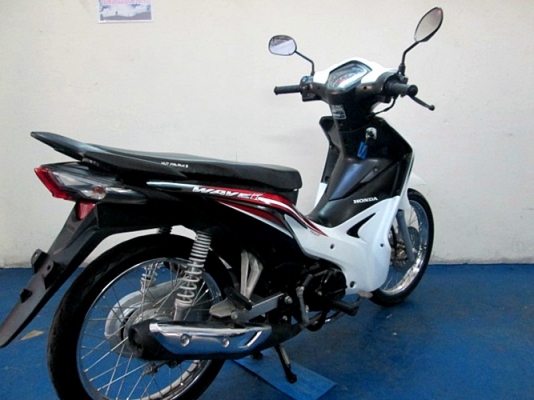 wave 110 i สีขาว สต๊าทเท้า รุ่นใหม่ท่อออกข้าง รถเดีอน ธันวาคม ปี 57 ไมล์ 7 พันโล แถม 3 รายการ