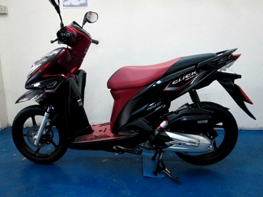 Click 125 i ตัวท๊อปล้อแม็กระบบ idling stop รถบ้านมือเดียวจากป้ายแดง รถปี57 แถม 4 รายการ