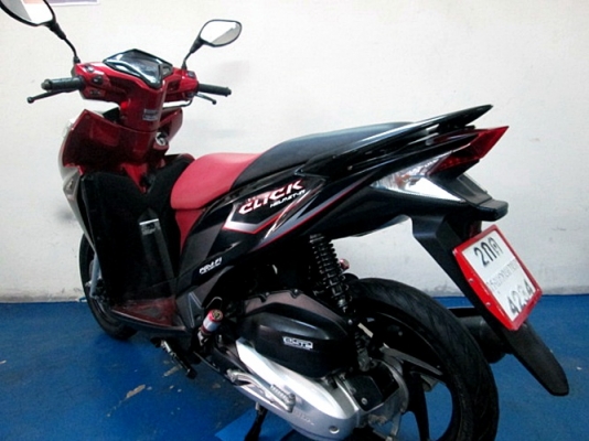 Click 125 i ตัวท๊อปล้อแม็กระบบ idling stop รถบ้านมือเดียวจากป้ายแดง รถปี57 แถม 4 รายการ