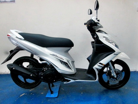 Skydrive ตัวท๊อป ล้อแม็กสีขาว สวยสะอาดตาพิมพ์นิยม รถเดือน มีนาคม ปี56ไมล์ 8 พันโล แถม 4 รายการ 26900