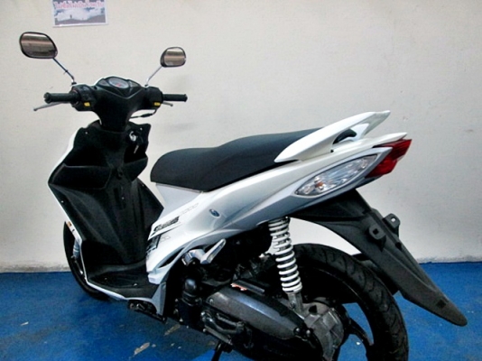 Skydrive ตัวท๊อป ล้อแม็กสีขาว สวยสะอาดตาพิมพ์นิยม รถเดือน มีนาคม ปี56ไมล์ 8 พันโล แถม 4 รายการ 26900