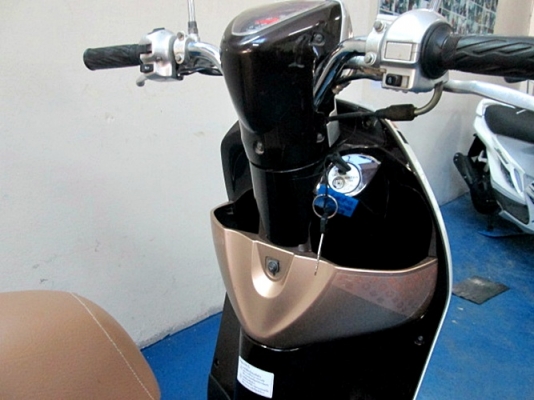 suzuki  let ตัวท็อปล้อแมกซ์ รุ่นใหม่ สีขาวนํ้าตาล รถเดือน มีนาคม ปี 58 ไมล์ 11xxx โล เครื่องยนต์หัวฉีดประหยัดน้ำมัน แถม 3 รายการ 24900