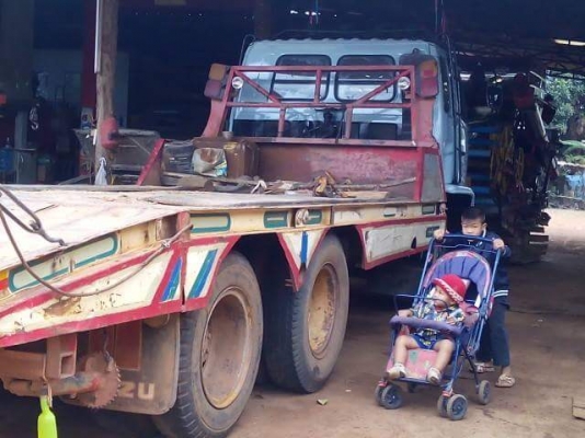 ขายรถ10 เทรลเลอร์ร็อกกี้ เพลาเดียว เครื่อง175แรง 6D15 มีบันไดไฮดรอลิกขึ้นรถเกี่ยว เอกสารพร้อมโอน สนใจโทร 090-8588220คุณนะ 093-3258446คุณบิว หรือเข้าดูสินค้าอื่นๆได้ที่ www.truck.in.th/498 หรือเพจFacebook ณรงค์ ซื้อขายรถมือสอง (เว็บไซต์ส่วนตัว) หรือFaceboo