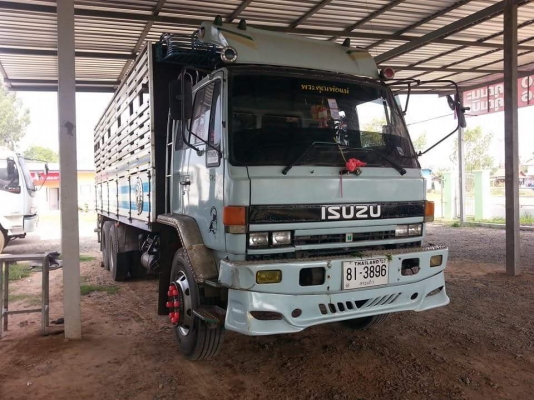 ขายรถ10ล้อ ร็อกกี้นางฟ้า 195แรง ยาว7.20เมตร เครื่องดี แคชซีสวย FVM32P-R พาวเวอร์ ทิฟฟี่ ภายในสวย แอร์เย็น เอกสารพร้อมโอน สนใจโทร 090-8588220คุณนะ 093-3258446คุณบิว หรือเข้าดูสินค้าอื่นๆได้ที่ www.truck.in.th/498 หรือเพจFacebook ณรงค์ ซื้อขายรถมือสอง (เว็บ