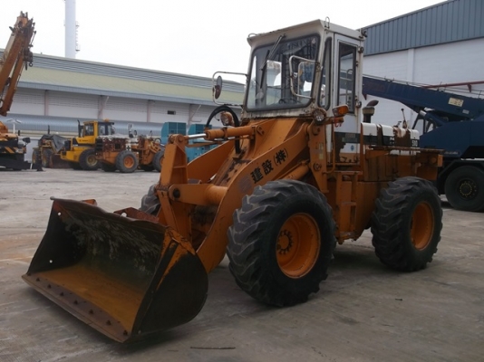 สนใจเครื่องจักรกลหนักนำเข้าจากต่างประเทศ สภาพดี ราคาไม่แพง ติดต่อผมได้เลยครับ 098-2492100 ภัทร