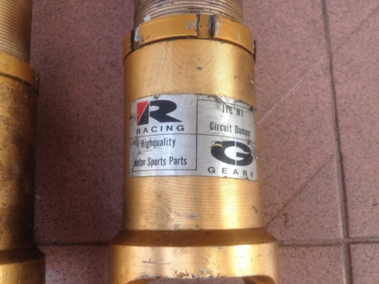 โช้คเเต่ง GEAR RACINGไลด์กระบอกได้เก่าญี่ปุ่นไม่ทราบรุ่นมีรั่ว1ข้างตามสภาพครับ