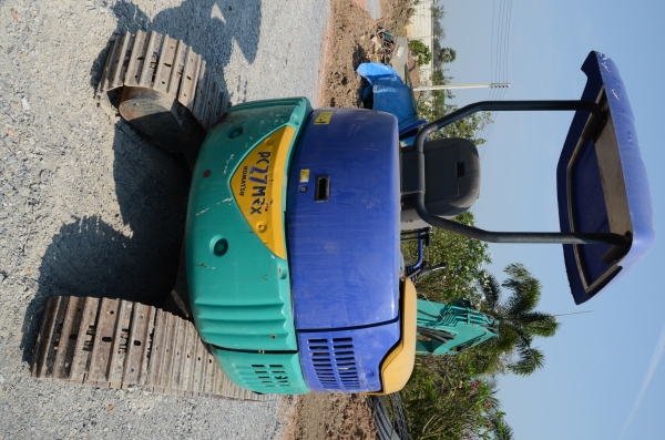 ขายแม็คโค KOMATSU PC27MR-1 ปี2002 นำเข้าจากญี่ปุ่น ไม่เคยผ่านการใช้งานในไทย ขายแม็คโค KOMATSU PC27MR-1 ปี2002 นำเข้าจากญี่ปุ่น ไม่เคยผ่านการใช้งานในไทย