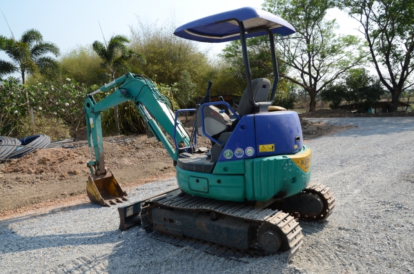 ขายแม็คโค KOMATSU PC27MR-1 ปี2002 นำเข้าจากญี่ปุ่น ไม่เคยผ่านการใช้งานในไทย ขายแม็คโค KOMATSU PC27MR-1 ปี2002 นำเข้าจากญี่ปุ่น ไม่เคยผ่านการใช้งานในไทย
