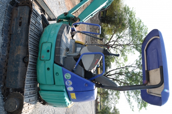 ขายแม็คโค KOMATSU PC27MR-1 ปี2002 นำเข้าจากญี่ปุ่น ไม่เคยผ่านการใช้งานในไทย ขายแม็คโค KOMATSU PC27MR-1 ปี2002 นำเข้าจากญี่ปุ่น ไม่เคยผ่านการใช้งานในไทย