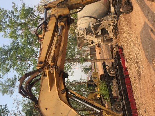 รถขุดเก่านอง